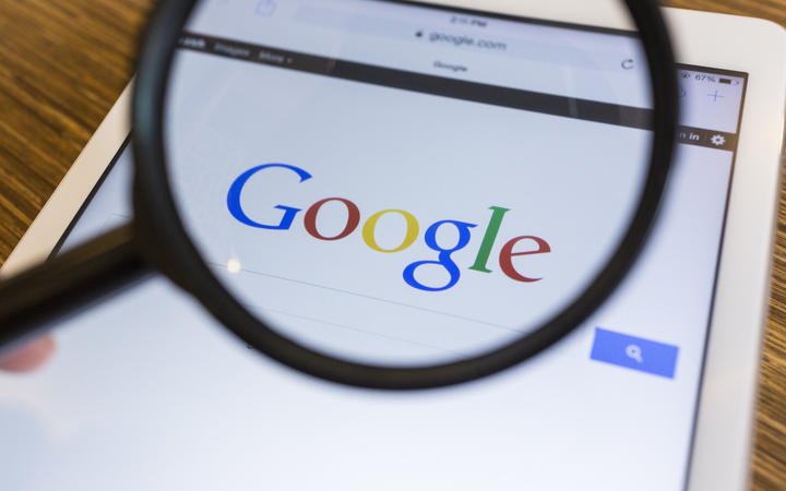 Google threatens to withdraw search
