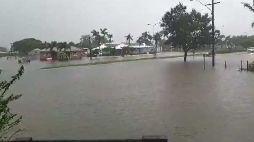 Flood risks in Queensland and thunderstorm