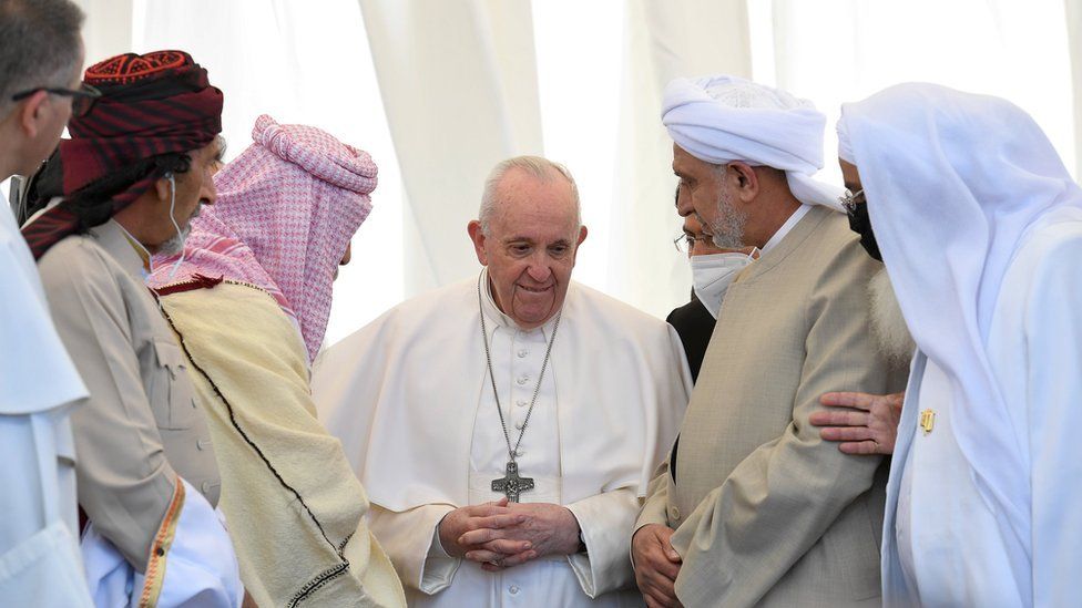 Pope Francis denounces extremism on