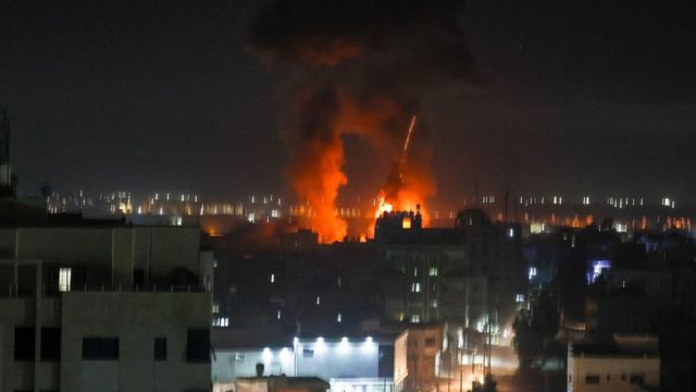 اسرائیل، فلسطین تنازع آتش گیر غبارے چھوڑے جانے