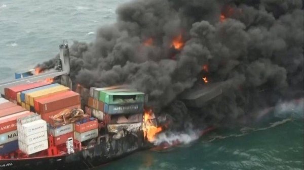 Pollution disaster after container ship burns