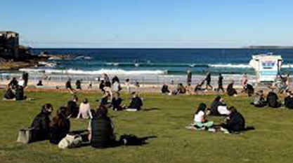 Sydneysiders picnic by beaches amid new