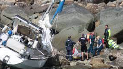 Sailor crashes into Whitsundays island