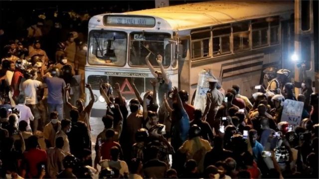 سری لنکا معاشی بحران اور پرتشدد مظاہروں کے بعد