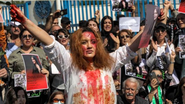 مہسا امینی ایران کے درجنوں صوبوں میں مظاہروں