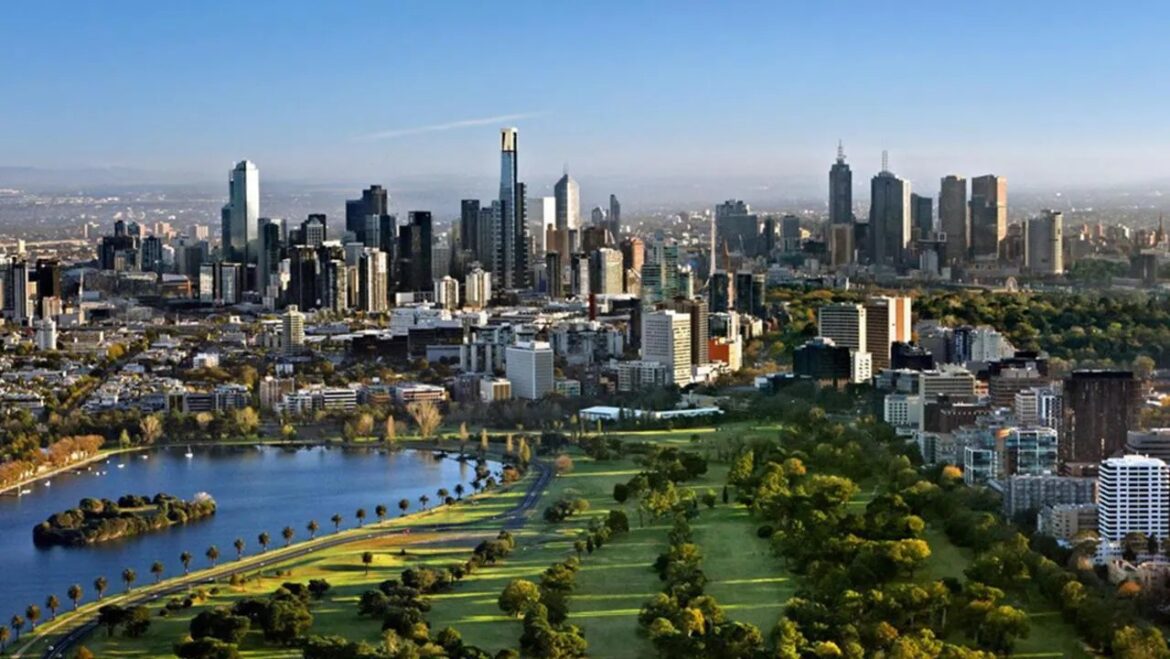 Melbourne set to overtake Sydney