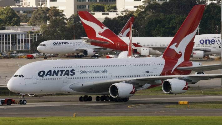 Qantas passengers stranded for hours