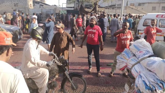 کراچی میں راشن کی تقسیم کے دوران بھگد