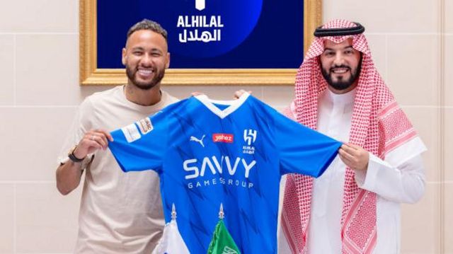 سعودی عرب اربوں ڈالر خرچ کر کے فٹبال کی بڑی